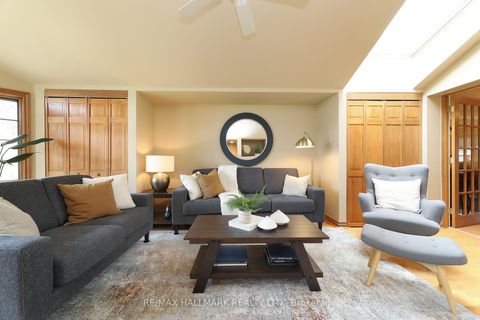 Photo 13 at 274 Wolverleigh Boulevard, Danforth, Toronto