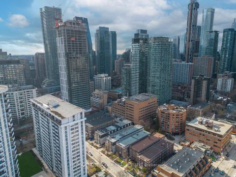 Photo 3 at 6 Luscombe Lane, Yonge Corridor, Toronto