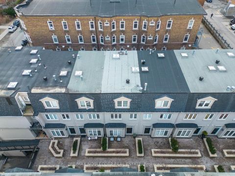 Photo 4 at 6 Luscombe Lane, Yonge Corridor, Toronto