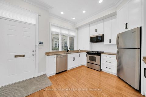 Photo 12 at 6 Luscombe Lane, Yonge Corridor, Toronto