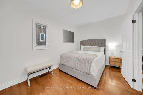 Photo 25 at 6 Luscombe Lane, Yonge Corridor, Toronto