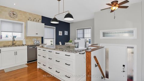 Photo 2 at 205 Country Lane, Stayner, Clearview