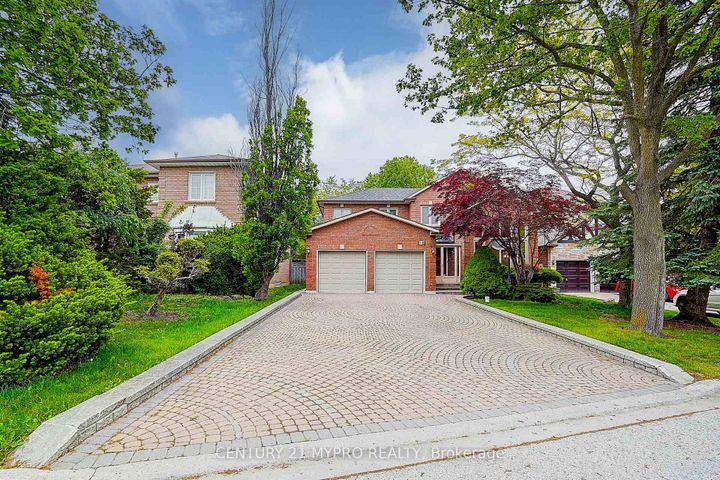 Photo 3 at 18 Cygnus Drive, Observatory, Richmond Hill