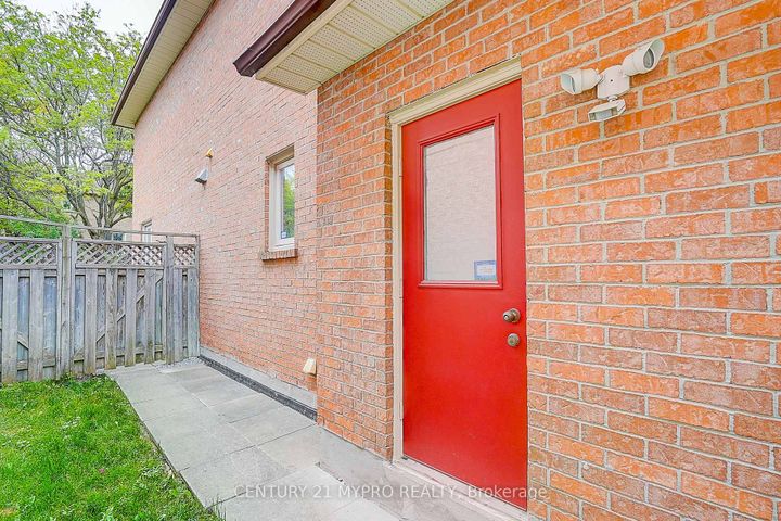 Photo 6 at 18 Cygnus Drive, Observatory, Richmond Hill