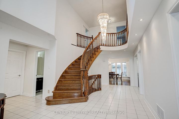 Photo 9 at 18 Cygnus Drive, Observatory, Richmond Hill