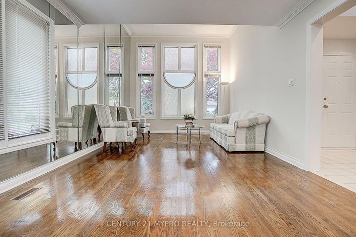 Photo 11 at 18 Cygnus Drive, Observatory, Richmond Hill