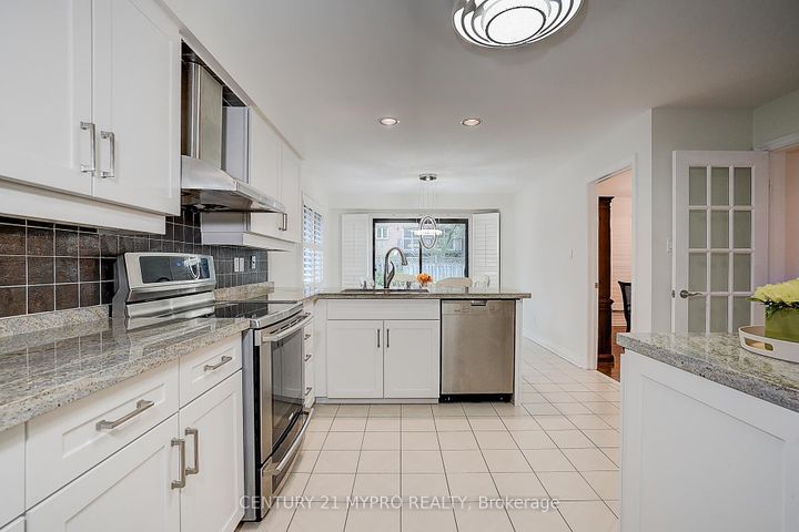 Photo 26 at 18 Cygnus Drive, Observatory, Richmond Hill