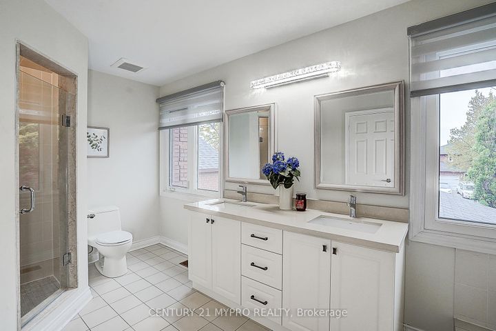 Photo 37 at 18 Cygnus Drive, Observatory, Richmond Hill