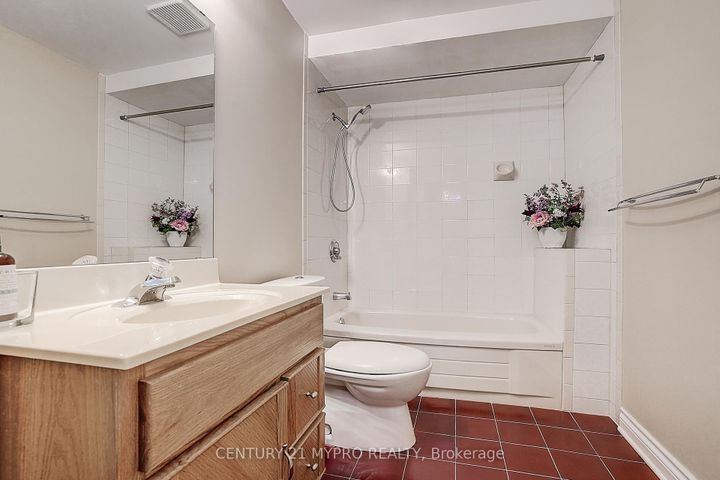 Photo 46 at 18 Cygnus Drive, Observatory, Richmond Hill