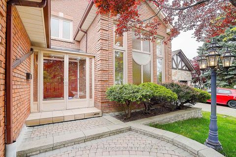 Photo 4 at 18 Cygnus Drive, Observatory, Richmond Hill
