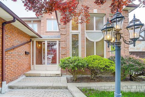 Photo 5 at 18 Cygnus Drive, Observatory, Richmond Hill