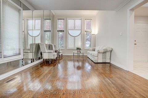 Photo 11 at 18 Cygnus Drive, Observatory, Richmond Hill