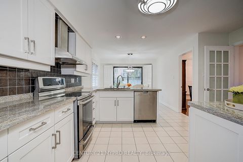 Photo 26 at 18 Cygnus Drive, Observatory, Richmond Hill