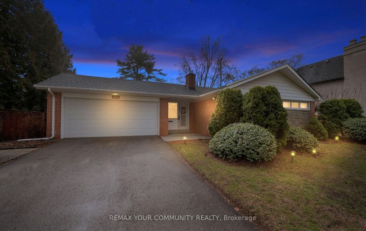 Photo 4 at 628 Shenandoah Drive, Lorne Park, Mississauga