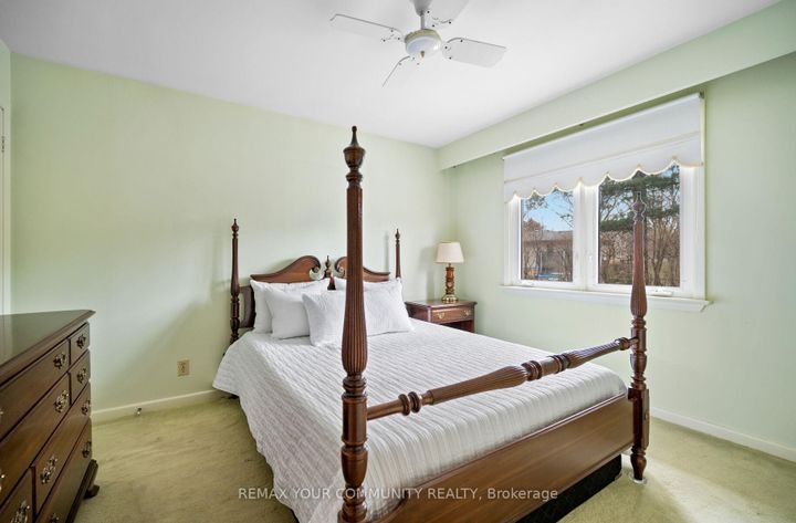 Photo 16 at 628 Shenandoah Drive, Lorne Park, Mississauga