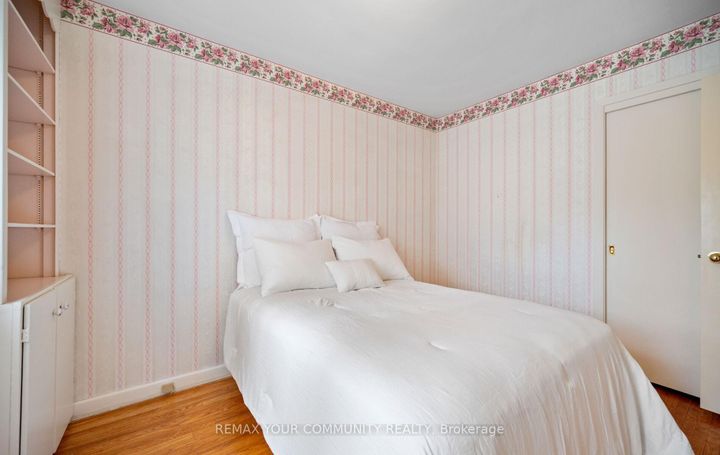 Photo 19 at 628 Shenandoah Drive, Lorne Park, Mississauga