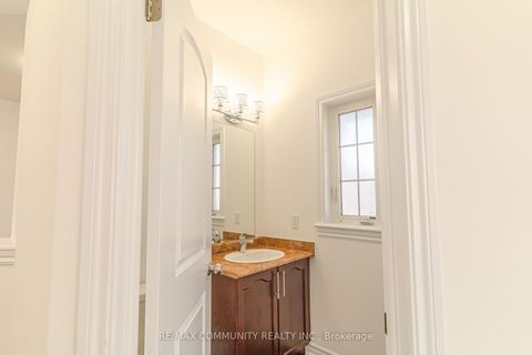 Photo 5 at 27 Bamburg Street, Sutton & Jackson's Point, Georgina