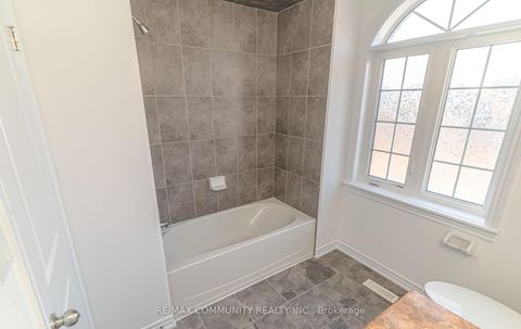 Photo 24 at 27 Bamburg Street, Sutton & Jackson's Point, Georgina