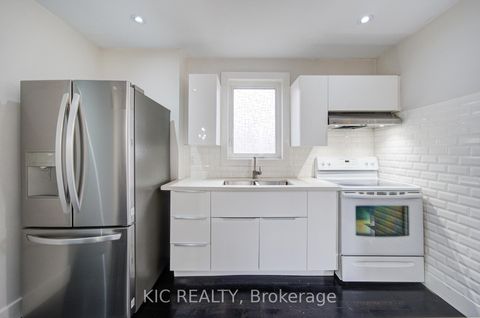 Photo 6 at 35 MONTCALM Avenue, Belgravia, Toronto