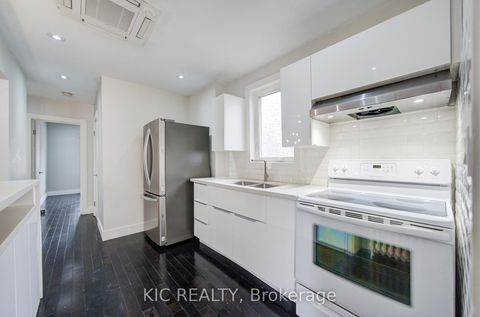 Photo 9 at 35 MONTCALM Avenue, Belgravia, Toronto