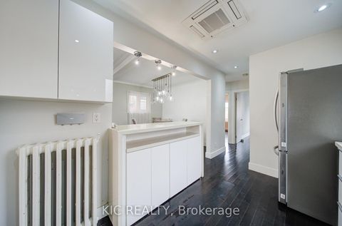 Photo 10 at 35 MONTCALM Avenue, Belgravia, Toronto