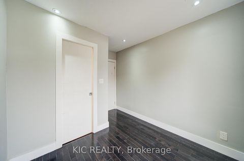 Photo 15 at 35 MONTCALM Avenue, Belgravia, Toronto