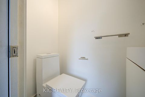 Photo 16 at 35 MONTCALM Avenue, Belgravia, Toronto