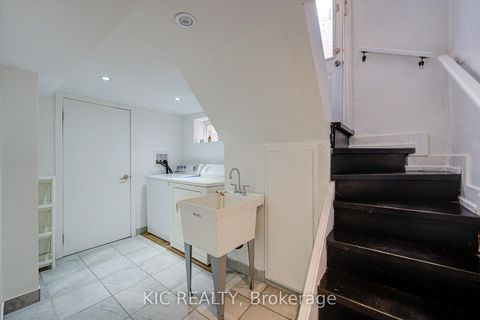 Photo 18 at 35 MONTCALM Avenue, Belgravia, Toronto