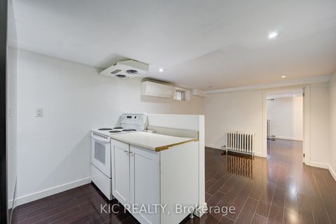 Photo 19 at 35 MONTCALM Avenue, Belgravia, Toronto