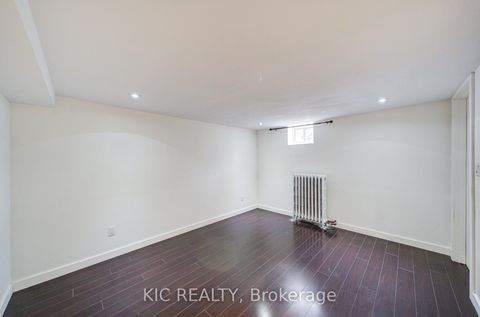 Photo 25 at 35 MONTCALM Avenue, Belgravia, Toronto