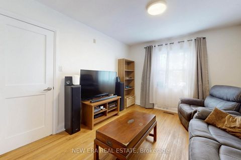 Photo 4 at 80 Renfield Street, Amesbury, Toronto