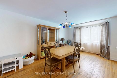 Photo 9 at 80 Renfield Street, Amesbury, Toronto