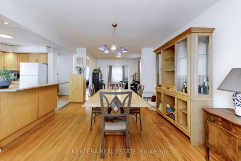 Photo 13 at 80 Renfield Street, Amesbury, Toronto