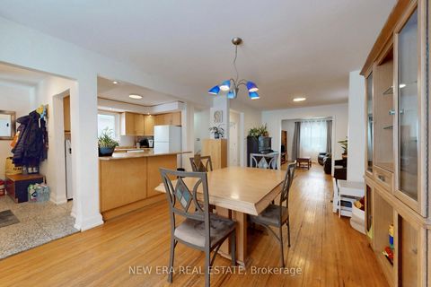 Photo 14 at 80 Renfield Street, Amesbury, Toronto