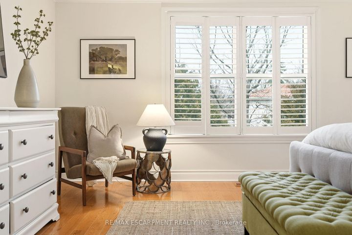 Photo 4 at 43 Maple Drive, Stoney Creek, Hamilton