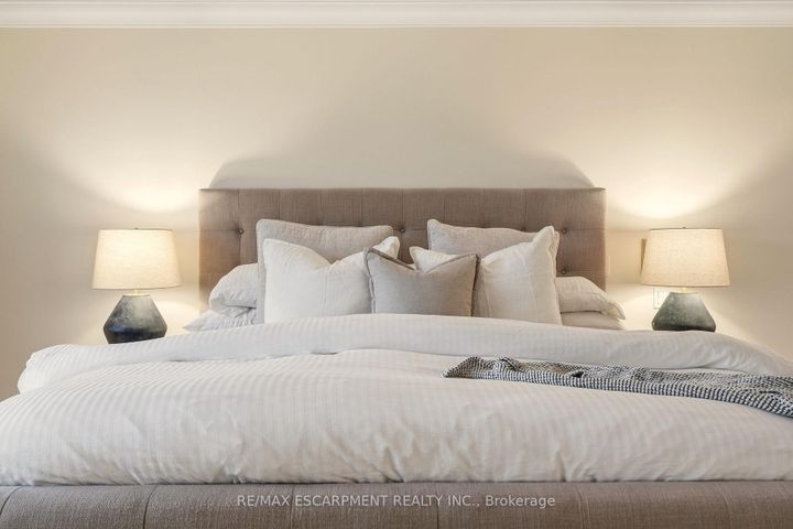 Photo 6 at 43 Maple Drive, Stoney Creek, Hamilton