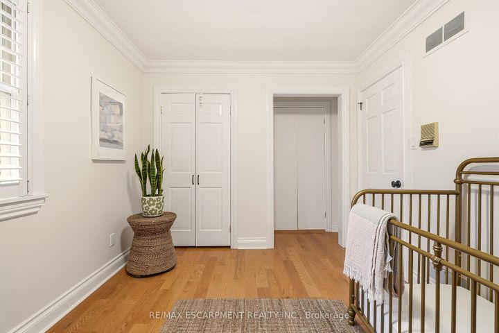 Photo 12 at 43 Maple Drive, Stoney Creek, Hamilton