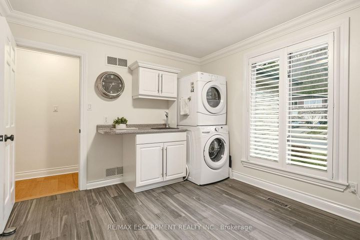 Photo 15 at 43 Maple Drive, Stoney Creek, Hamilton