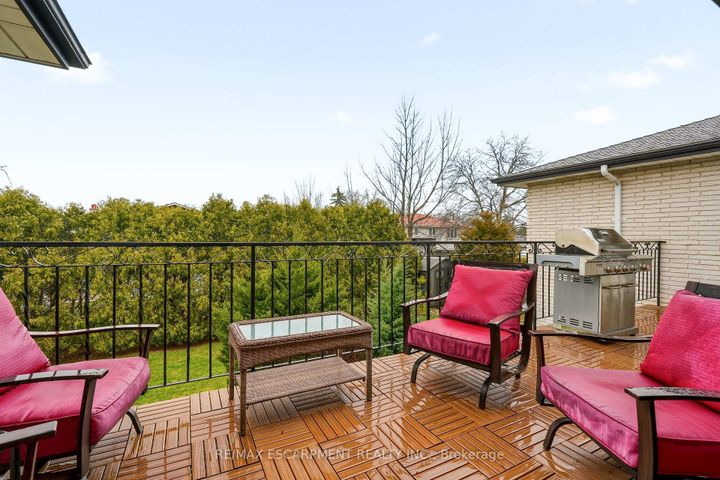 Photo 22 at 43 Maple Drive, Stoney Creek, Hamilton