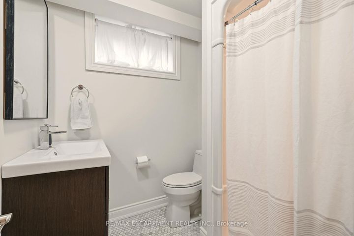 Photo 38 at 43 Maple Drive, Stoney Creek, Hamilton