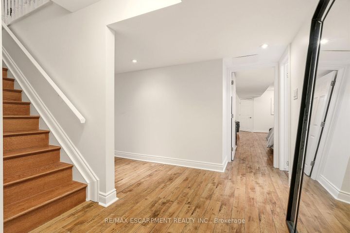 Photo 43 at 43 Maple Drive, Stoney Creek, Hamilton