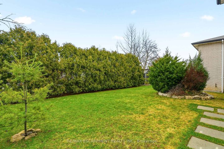 Photo 44 at 43 Maple Drive, Stoney Creek, Hamilton