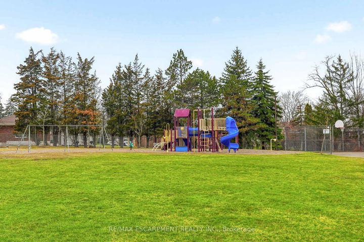 Photo 48 at 43 Maple Drive, Stoney Creek, Hamilton