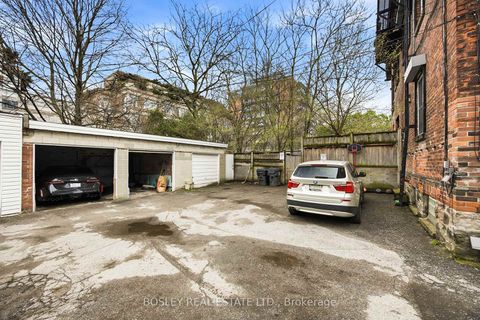 Photo 4 at 85 Walmer Road, Annex, Toronto