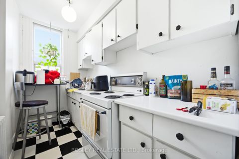 Photo 18 at 85 Walmer Road, Annex, Toronto