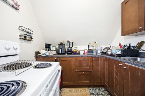 Photo 27 at 85 Walmer Road, Annex, Toronto