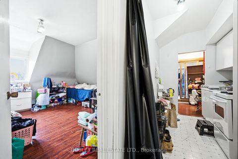Photo 29 at 85 Walmer Road, Annex, Toronto