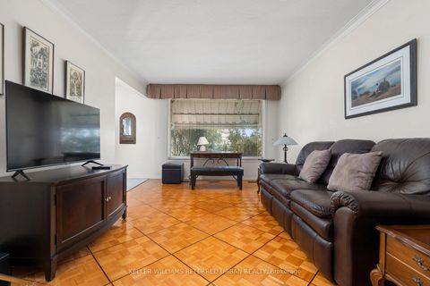 Photo 13 at 49 Navenby Crescent, Humber Summit, Toronto