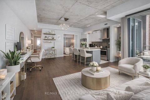 Photo 5 at 310 - 650 King Street W, Waterfront Communities C1, Toronto