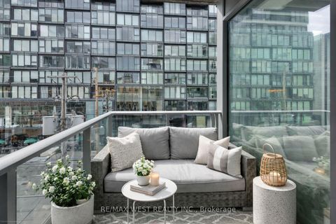 Photo 12 at 310 - 650 King Street W, Waterfront Communities C1, Toronto